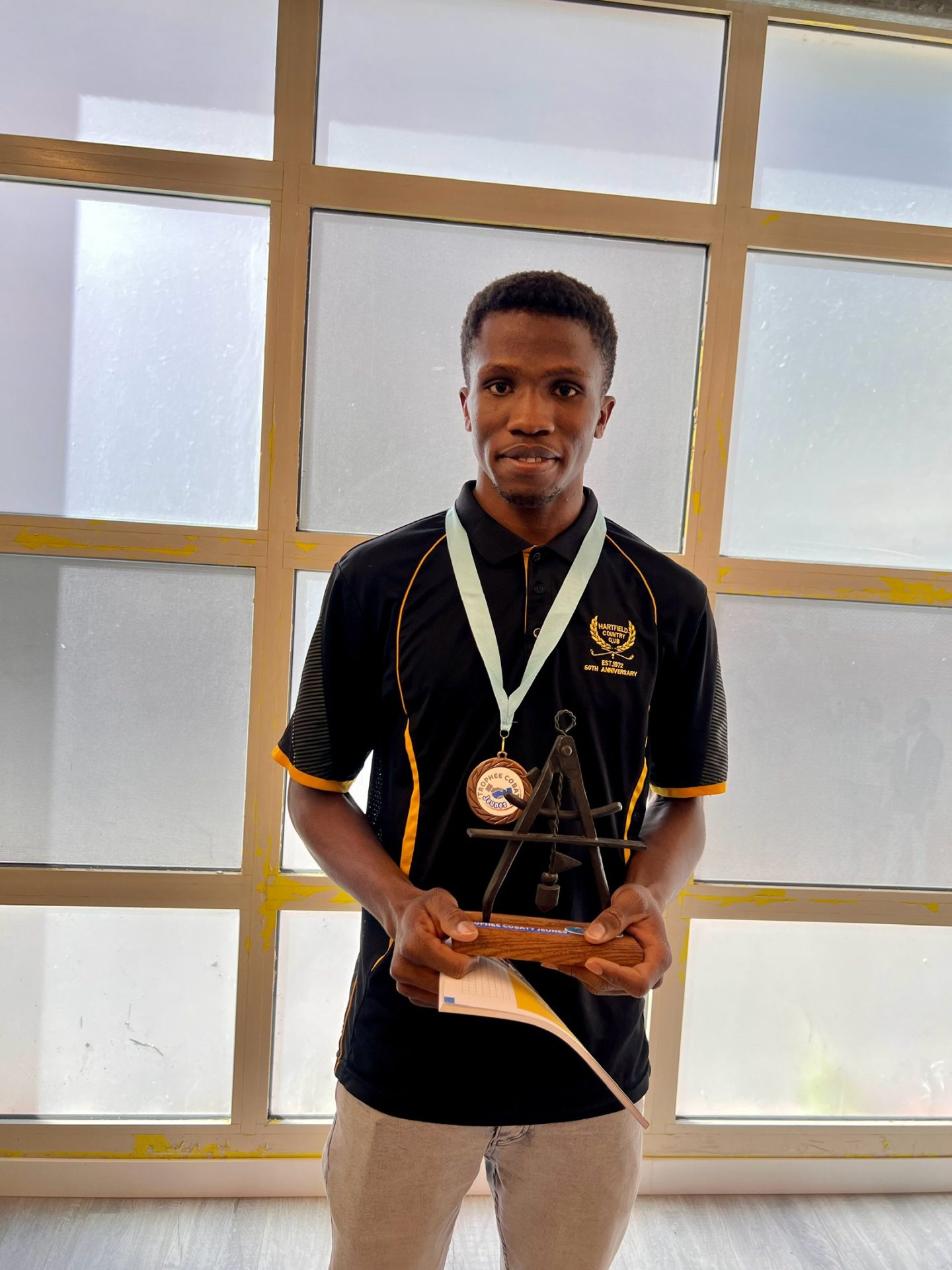 Dans le cadre de la filière Avenir en Bâtiment, nous avons accueilli dans nos locaux le Trophée Cobaty. Bravo à Ibrahima qui a remporté le trophée et la somme de 500 euros.